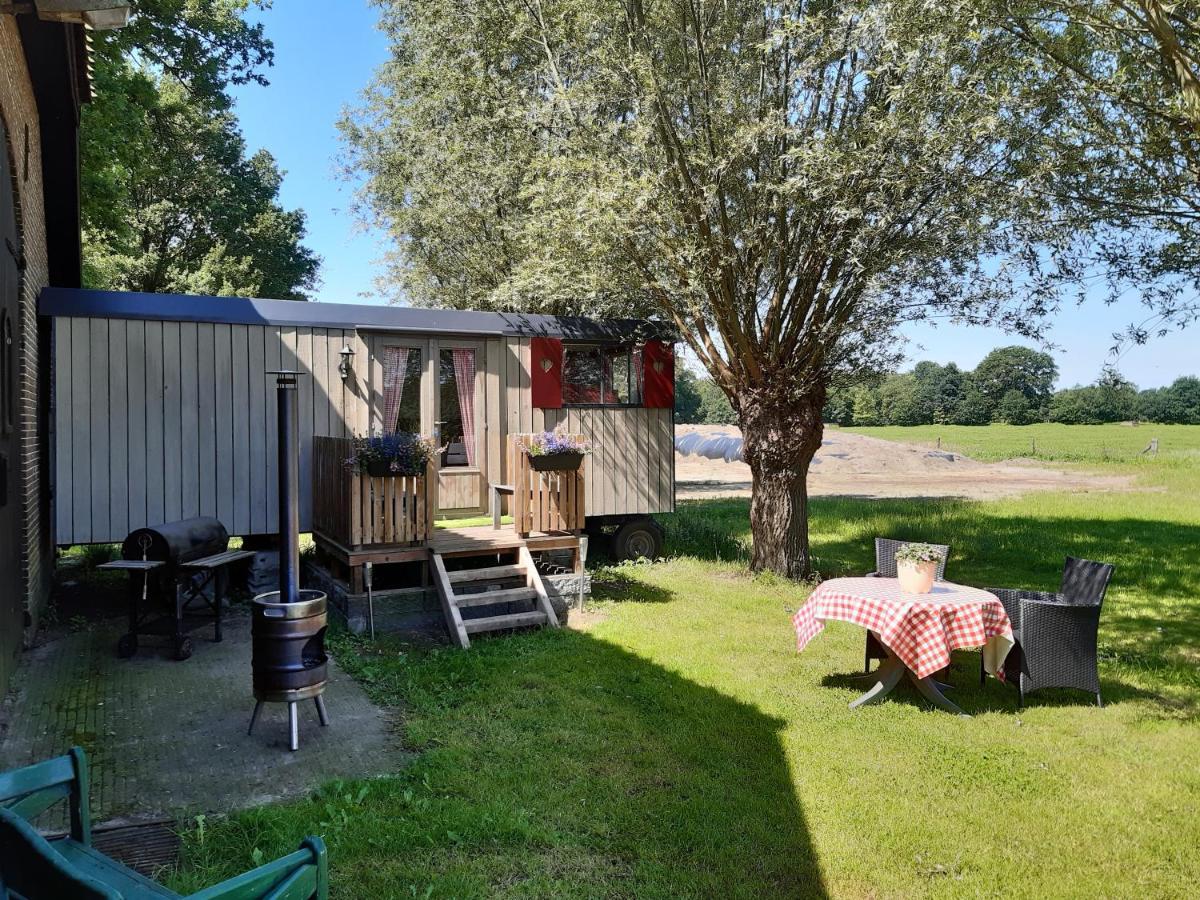 Pipowagen 'Klein Hoonhorst' Apartment Putten Exterior photo